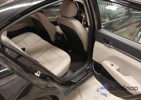 2017 Hyundai Elantra Se z USA, uszkodzony, nr VIN 5NPD84LF8HH012249